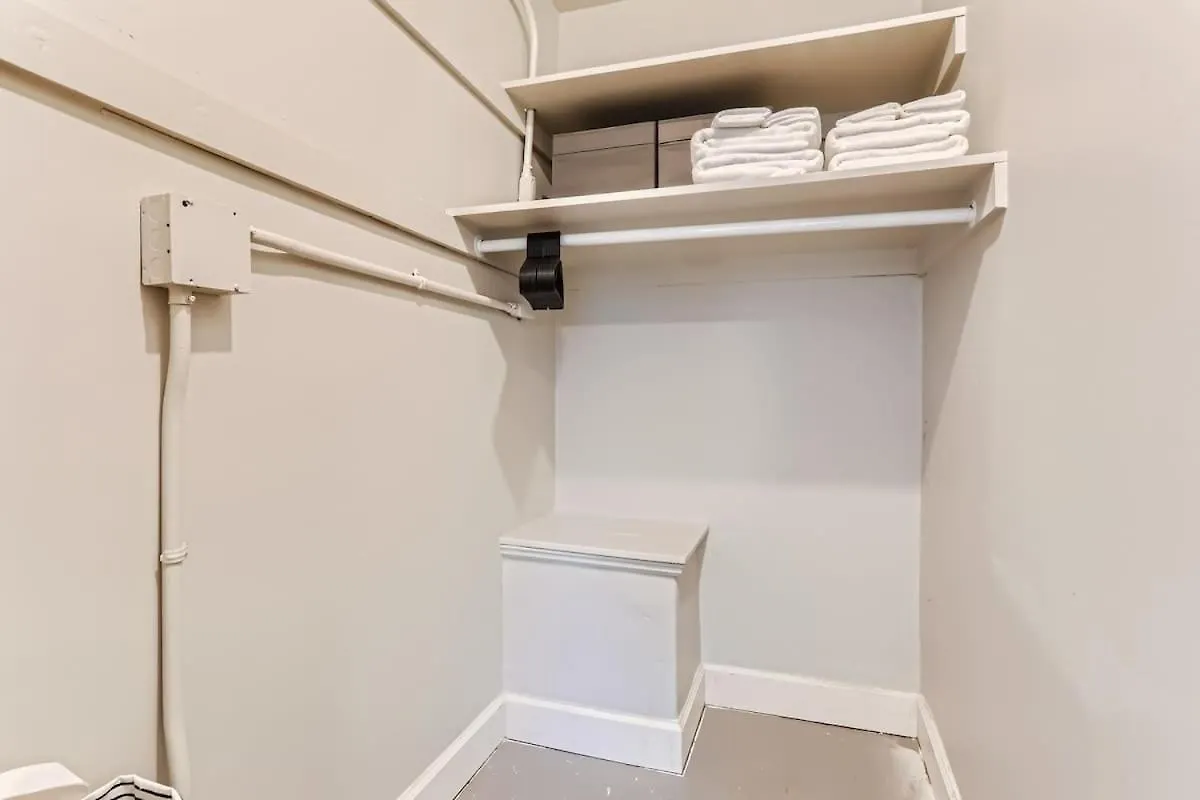 Apartment Detroit By Modern Midstay - On City Park #T22 Denver United States